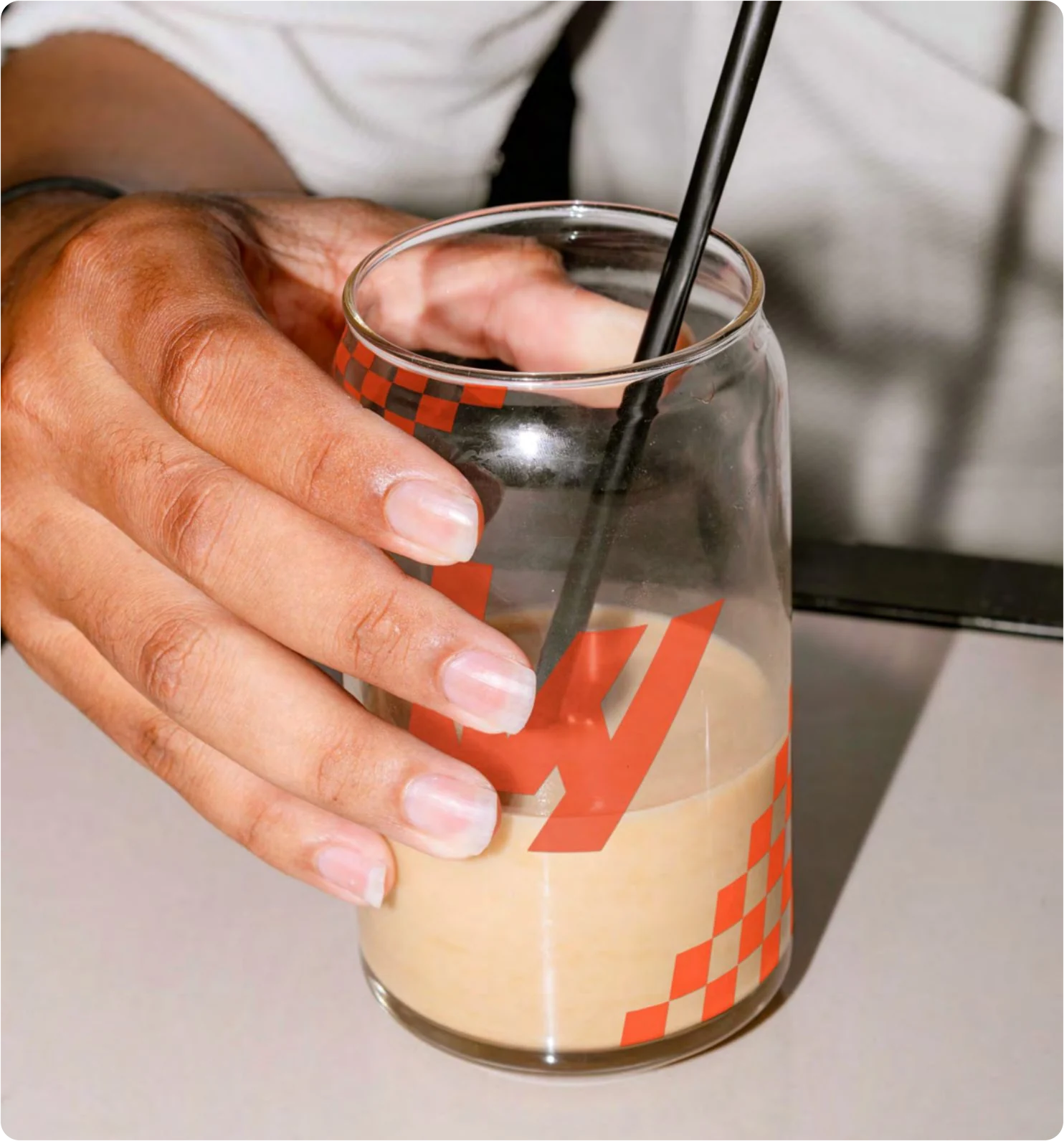 ivy Hotel Café – Glas mit Logo