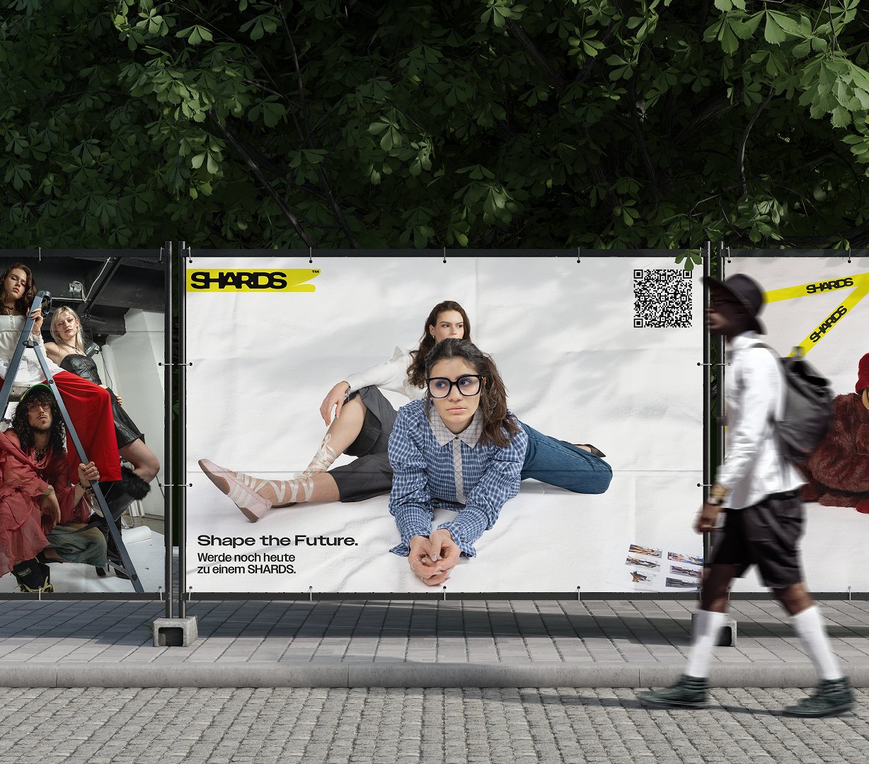 SHARDS Bauzaun-Plakat „Shape the Future.“
